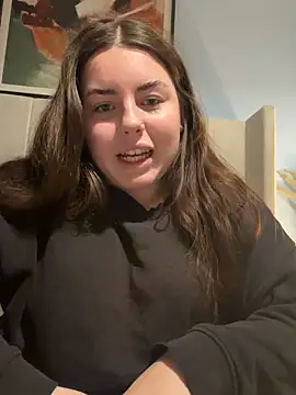 yourfavouritegirll online show from June 10, 2026, 8:54 pm