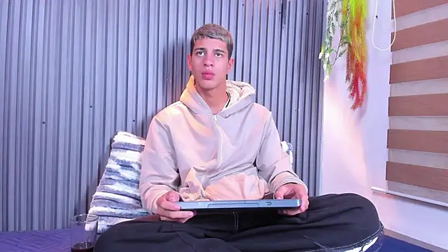 Tyler Noir online show from June 12, 2026, 12:58 pm