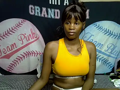 Snapshot of Queen_slay2 chatting on July 27, 2026, 8:10 am Queen slay2 online show from July 27, 2026, 8:10 am