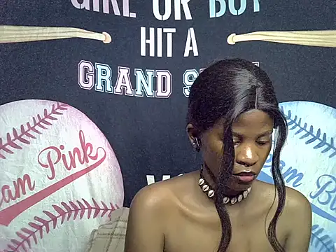 Snapshot of Queen_slay2 chatting on July 9, 2026, 7:42 am Queen slay2 online show from July 9, 2026, 7:42 am