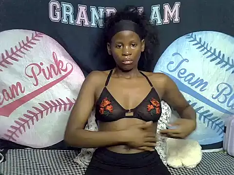Snapshot of Queen_slay2 chatting on July 4, 2026, 5:39 pm Queen slay2 online show from July 4, 2026, 5:39 pm