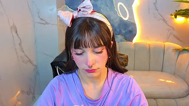 Lily Tx online show from July 17, 2026, 7:44 pm