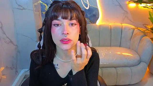 Lily Tx online show from June 27, 2026, 12:33 pm