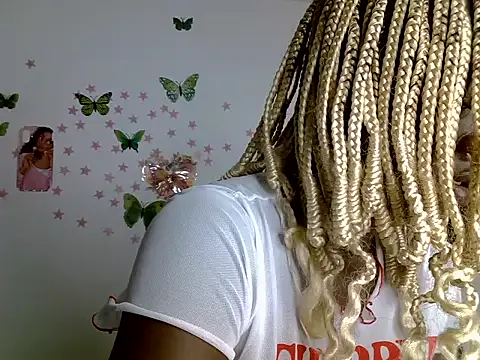 petiteebony254 online show from June 15, 2026, 9:14 pm