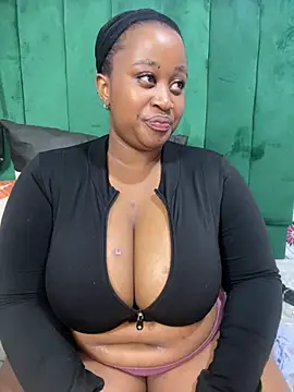 Curveybubbles23 online show from June 26, 2026, 7:36 am