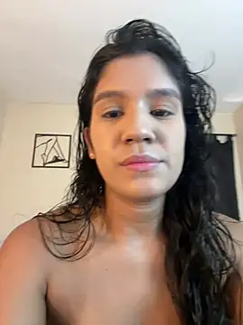 Veronica M online show from July 6, 2026, 6:10 pm