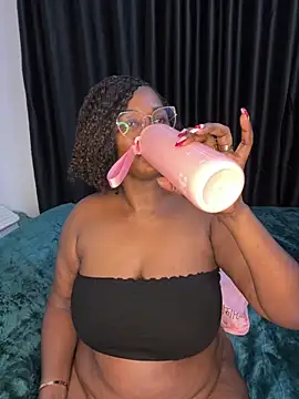 Honeylust26 online show from June 21, 2026, 7:14 am