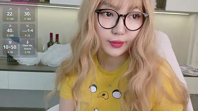 sakuraclover online show from July 7, 2026, 12:42 pm