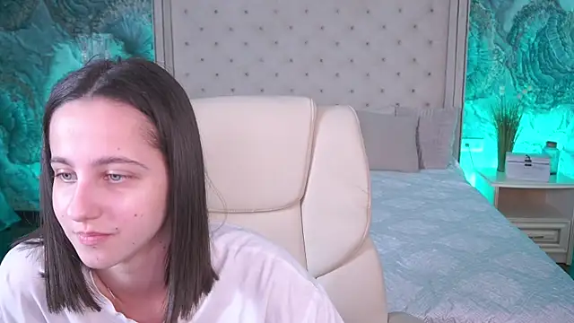JennyMyLuv online show from June 27, 2026, 7:36 am