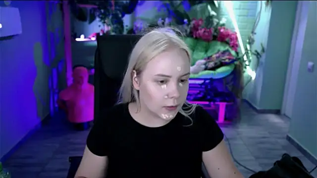 stellawatts online show from July 5, 2026, 8:10 am