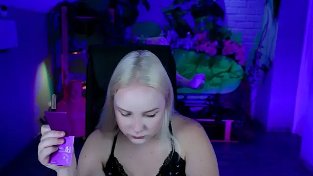 stellawatts online show from July 24, 2026, 12:12 pm