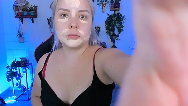 stellawatts online show from July 26, 2026, 12:01 pm