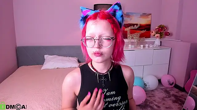 Amai Neko online show from June 17, 2026, 1:32 pm