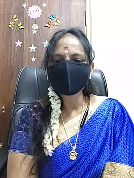 Snapshot of Tamil_white_beauty chatting on August 1, 2026, 5:22 pm Tamil white beauty online show from August 1, 2026, 5:22 pm