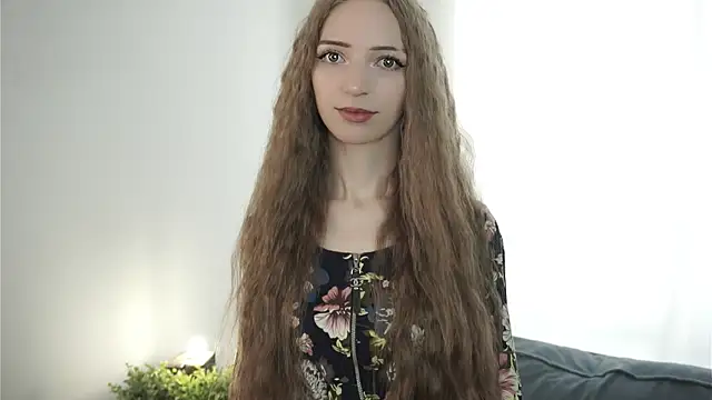 DeliaHoude online show from June 15, 2026, 10:59 am