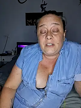 Snapshot of Madame100E chatting on July 2, 2026, 10:49 pm Madame100E online show from July 2, 2026, 10:49 pm