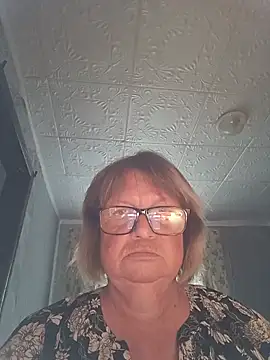 MilashkaCutie50 online show from June 15, 2026, 4:23 am