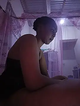AuroraSkyy online show from June 16, 2026, 10:43 pm