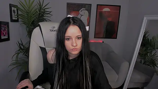 AmeliaRiviera online show from June 21, 2026, 5:35 am