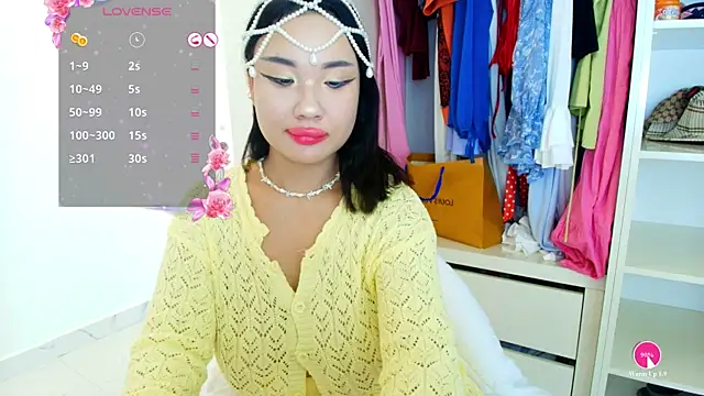 Snapshot of AsianLumi chatting on August 1, 2026, 3:43 pm AsianLumi online show from August 1, 2026, 3:43 pm