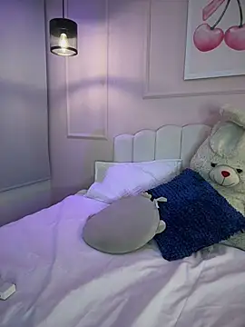 Doll Maddy  online show from July 3, 2026, 3:24 am