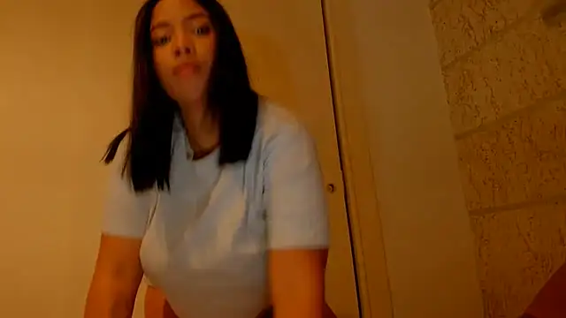 NicolePasqualott online show from February 23, 2026, 4:40 pm