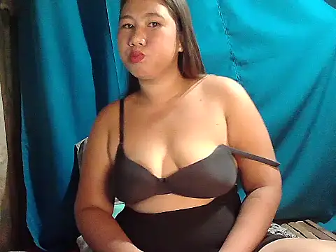 Snapshot of Islandbabe22 chatting on July 4, 2026, 1:37 pm Islandbabe22 online show from July 4, 2026, 1:37 pm