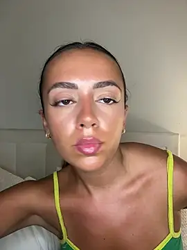 Harrietbronzex online show from July 16, 2026, 9:45 pm