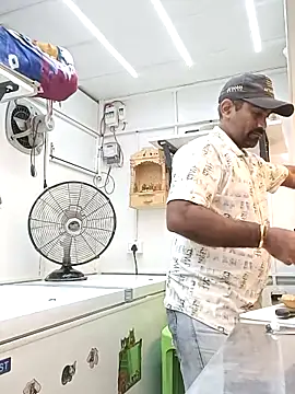 Snapshot of ALLADIN_2589 chatting on June 19, 2026, 6:47 pm ALLADIN 2589 online show from June 19, 2026, 6:47 pm