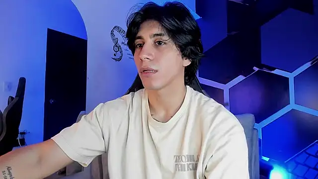 Snapshot of Alexx_Cano_ chatting on August 8, 2026, 2:51 am Alexx Cano online show from August 8, 2026, 2:51 am
