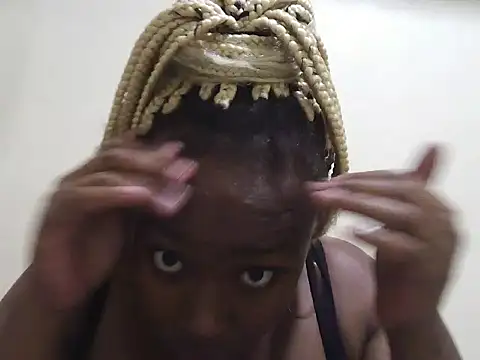 Snapshot of Vee_virgy chatting on July 6, 2026, 8:55 pm Vee virgy online show from July 6, 2026, 8:55 pm