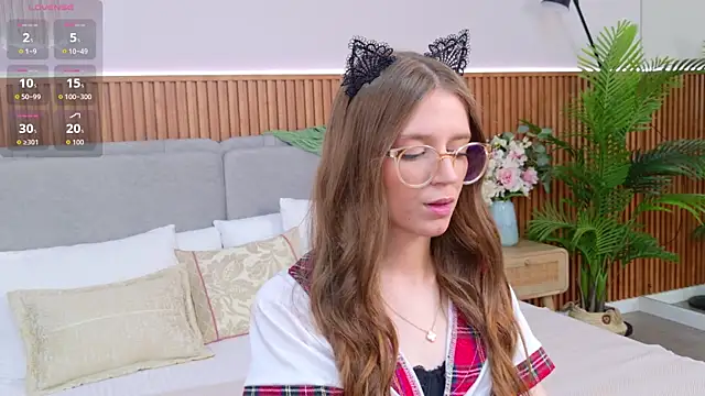 StellaMour online show from July 15, 2026, 5:20 pm