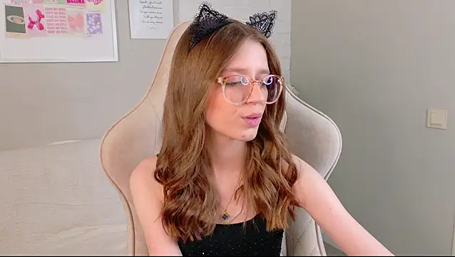 StellaMour online show from July 27, 2026, 5:20 pm