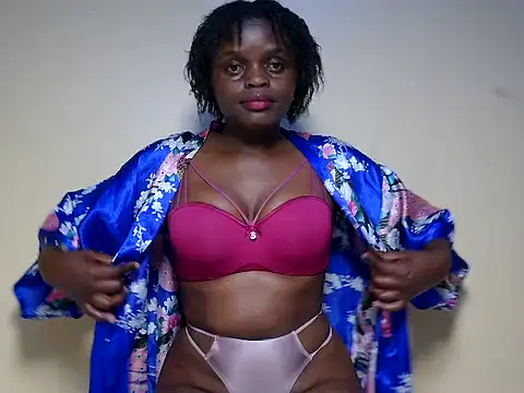 Snapshot of Flattummy chatting on August 8, 2026, 6:04 pm Flattummy online show from August 8, 2026, 6:04 pm