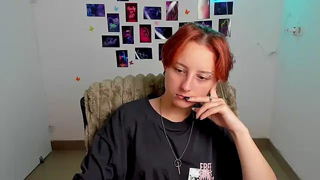 Snapshot of Dilara_Kiss_ chatting on July 4, 2026, 5:14 am Dilara Kiss online show from July 4, 2026, 5:14 am