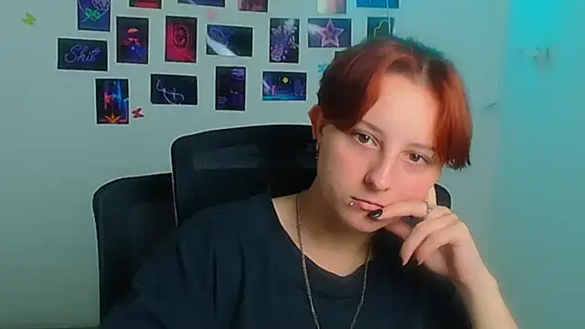 Dilara Kiss  online show from June 17, 2026, 12:15 pm