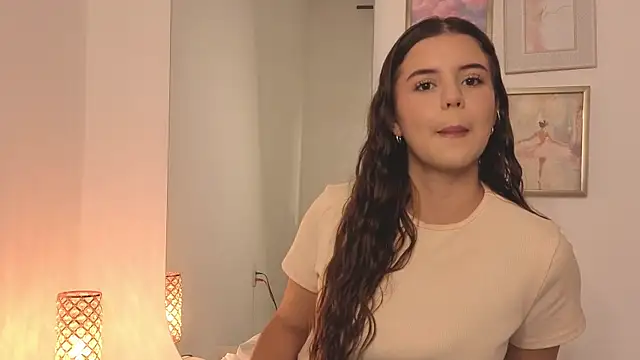 Snapshot of Isabellebotero chatting on June 24, 2026, 3:43 pm Isabellebotero online show from June 24, 2026, 3:43 pm
