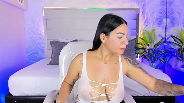 LissaBrown  online show from June 26, 2026, 7:31 pm