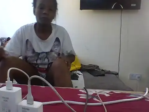 Snapshot of Lovergirlcute chatting on June 19, 2026, 8:20 am Lovergirlcute online show from June 19, 2026, 8:20 am