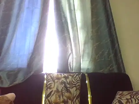 Snapshot of Lovergirlcute chatting on July 5, 2026, 9:38 am Lovergirlcute online show from July 5, 2026, 9:38 am