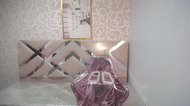 Snapshot of KiaraStar_ch chatting on June 19, 2026, 8:14 pm KiaraStar ch online show from June 19, 2026, 8:14 pm