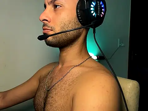 LEVIAVILA online show from June 17, 2026, 4:50 pm