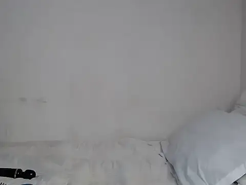SlenderDiamond online show from June 26, 2026, 5:46 am