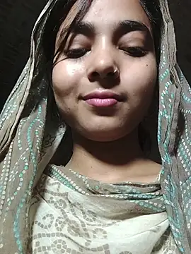 Snapshot of Simran_143 chatting on July 17, 2026, 4:37 pm Simran 143 online show from July 17, 2026, 4:37 pm