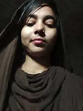 Snapshot of Simran_143 chatting on August 1, 2026, 4:49 pm Simran 143 online show from August 1, 2026, 4:49 pm