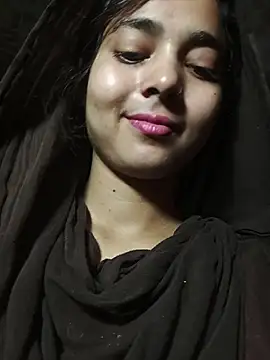 Snapshot of Simran_143 chatting on July 23, 2026, 4:25 pm Simran 143 online show from July 23, 2026, 4:25 pm