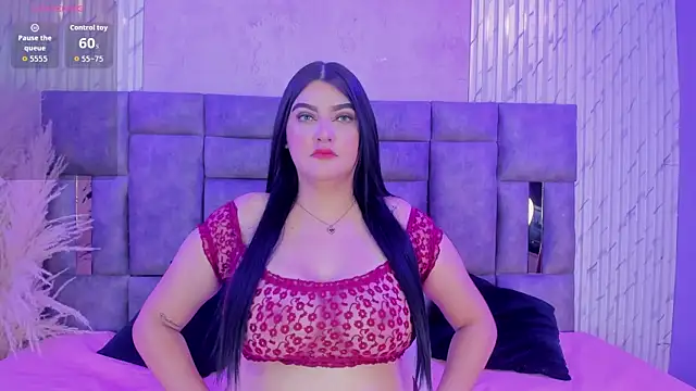 Snapshot of isa_gonzalez chatting on July 13, 2026, 8:30 pm isa gonzalez online show from July 13, 2026, 8:30 pm