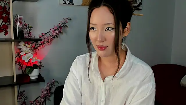 Lillie sunn online show from June 21, 2026, 10:04 pm