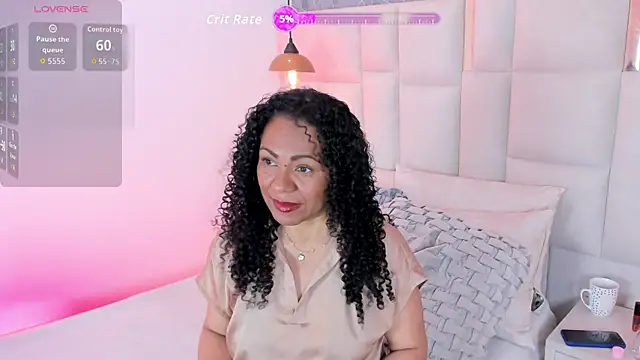 Nahomi Dominique online show from July 2, 2026, 12:33 pm