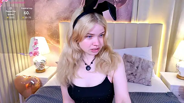 ChloeWells online show from July 11, 2026, 3:29 am